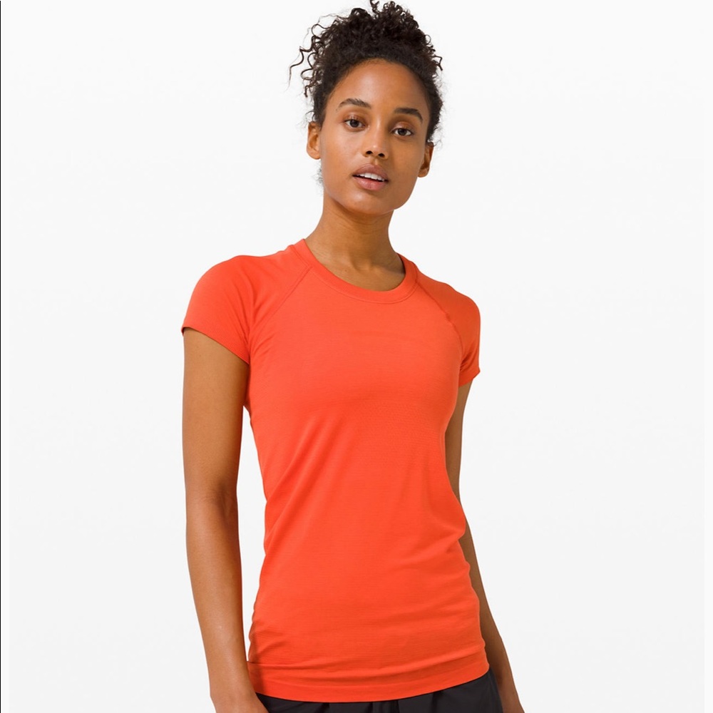 Lululemon Swiftly Tech Short Sleeve 2.0 - Size 6